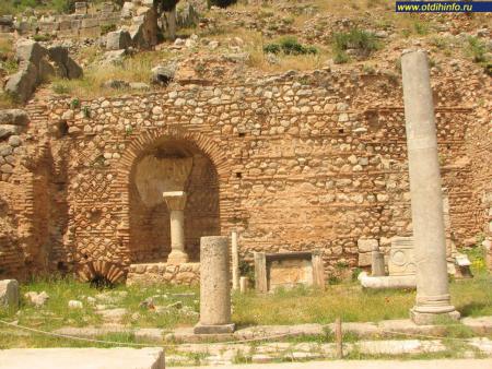 Спартанская колоннада