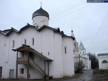 Фото: Ярославо дворище, Церковь Жен Мироносиц