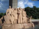 Арка дружбы народов, скульптурная композиция в честь объединения Украины с Россией