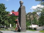 Памятник-бюст М. П. Кирпоносу