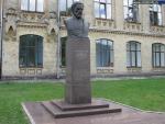 Памятник-бюст В. Л. Кирпичёву