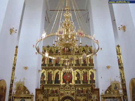 Фото: Богоявленский Старо-Голутвин монастырь