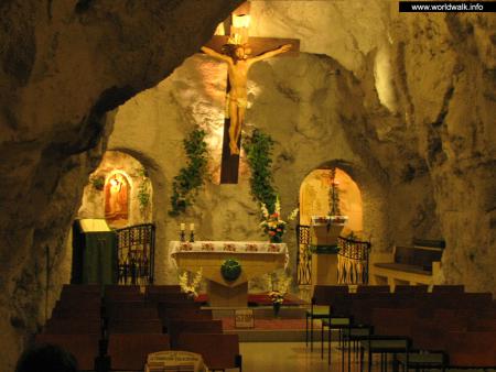 Пещерная церковь в холме Геллерт, пещера холма Геллерт