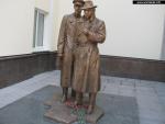 Скульптурная композиция «Место встречи изменить нельзя», памятник Жеглову и Шарапову