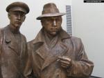 Скульптурная композиция «Место встречи изменить нельзя», памятник Жеглову и Шарапову