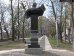 Памятник И. С. Козловскому