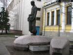 Памятник Д. И. Яворницкому
