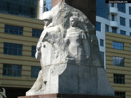 Монумент Славы, памятник воинам-партизанам и подпольщикам