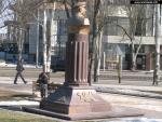 Памятник-бюст Н. Ф. Ватутину