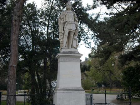 Памятник Рудольфу IV Основателю