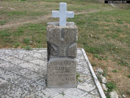 Фото: Памятный крест жертвам большевистского террора 1918–1920 гг.