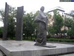 Памятник Н.К. Крупской на Сретенском бульваре (Москва)