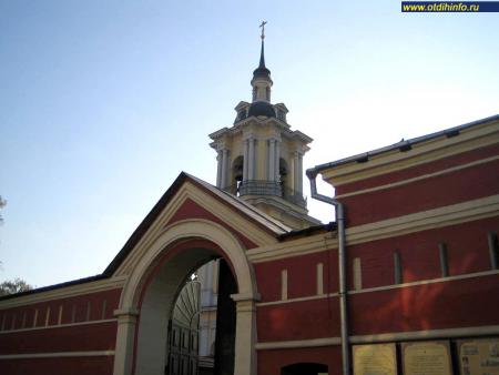 Фото: Покровский ставропигиальный монастырь у Покровской заставы, Москва