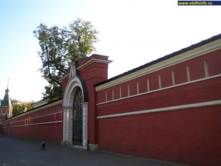 Фото: Покровский ставропигиальный монастырь у Покровской заставы, Москва