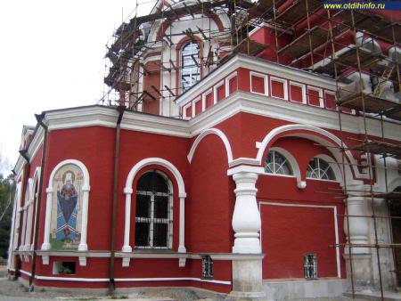 Фото: Церковь Благовещения Пресвятой Богородицы в Петровском парке