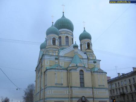 Фото: Свято-Исидоровская церковь, церковь священномученика Исидора Юрьевского