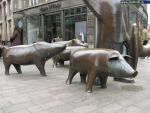 Памятник свинопасу